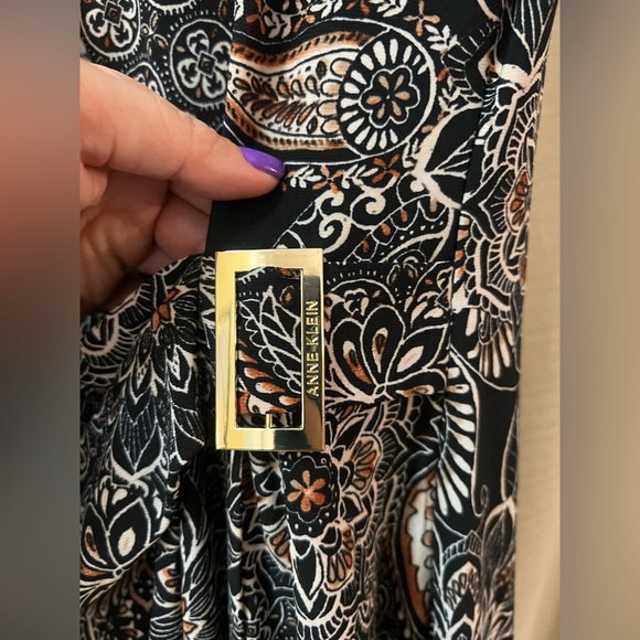 Anne Klein Black and White Paisley Mini Wrap Style Dress Gold Accent Size 8 - Picture 5 of 8